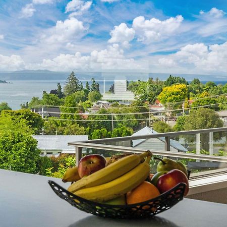 Ngaio Views - Lake Taupo Holiday Home Buitenkant foto