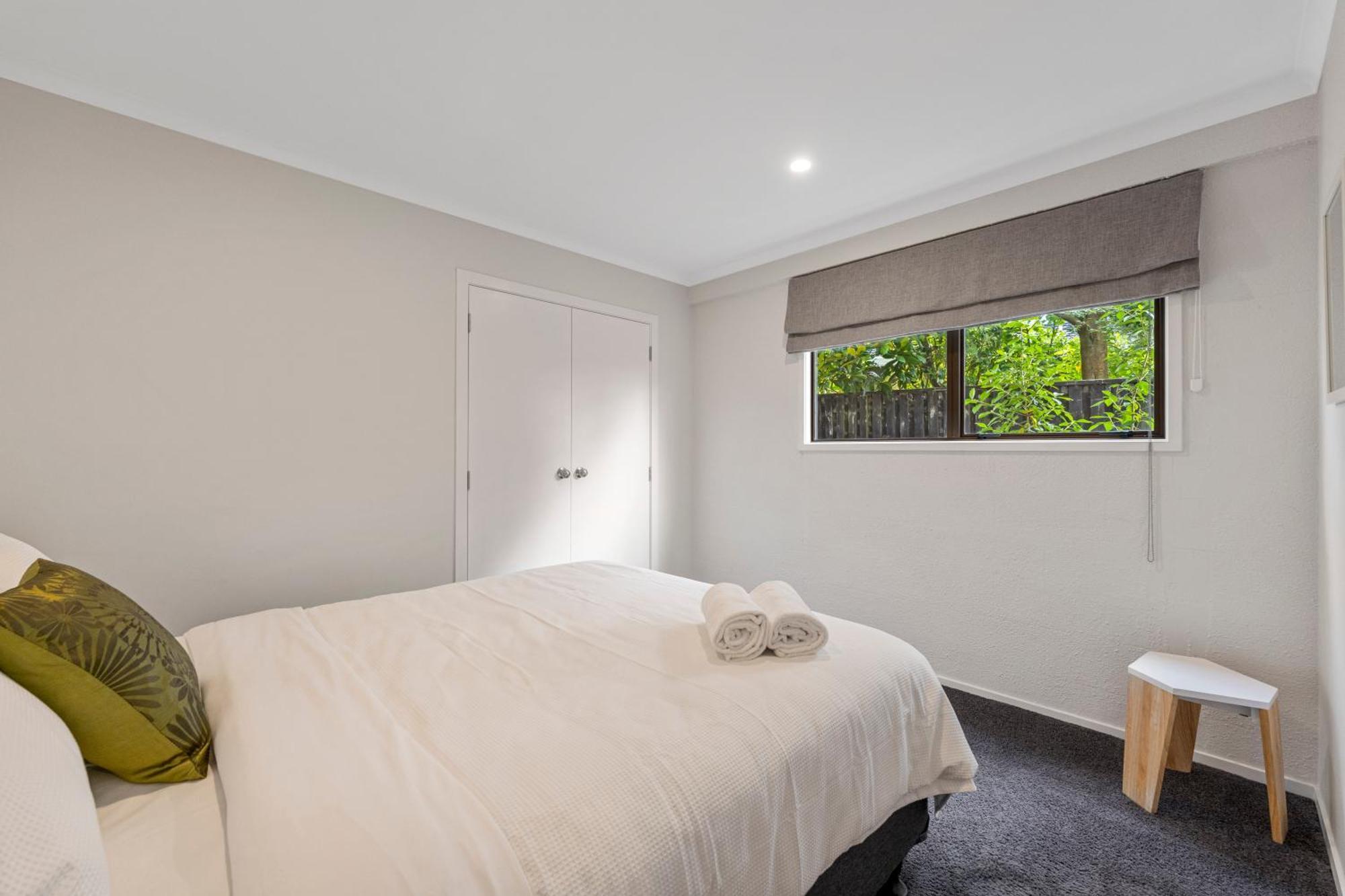 Ngaio Views - Lake Taupo Holiday Home Buitenkant foto