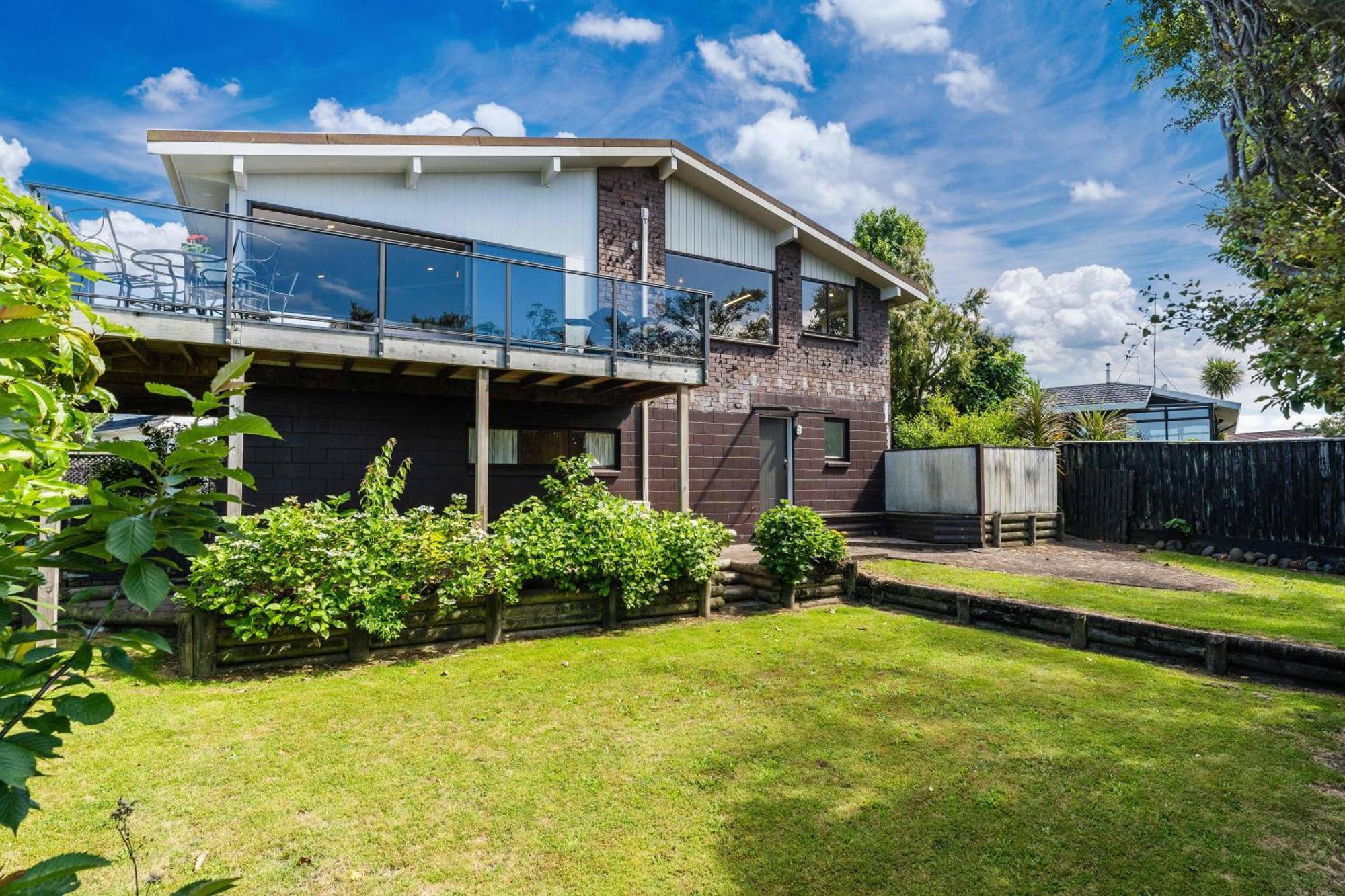 Ngaio Views - Lake Taupo Holiday Home Buitenkant foto